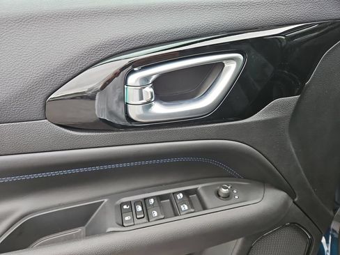 New 2026 Jeep Compass Latitude AWD/4WD image 11