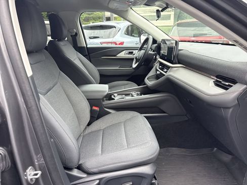 Used 2025 Ford Explorer Active AWD/4WD image 27