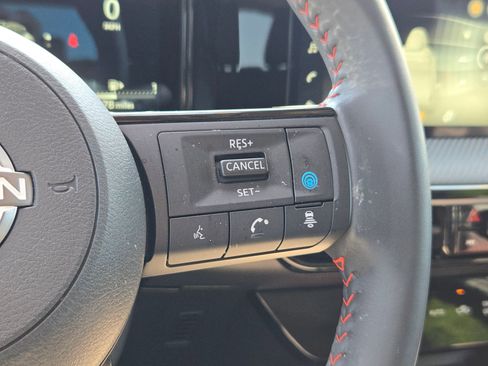 Certified 2025 Nissan Kicks SR FWD image 21