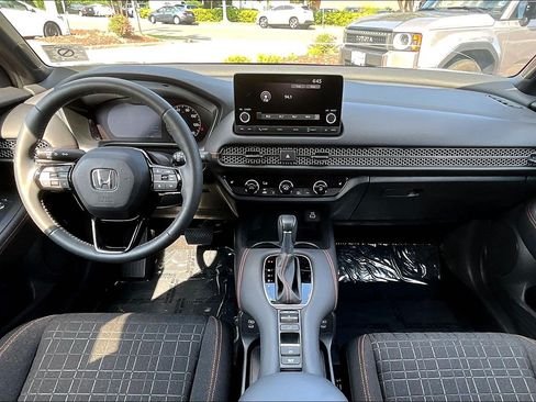 Used 2024 Honda HR-V Sport image 15