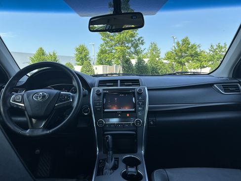 Used 2016 Toyota Camry XLE w/ Moonroof Package FWD image 29