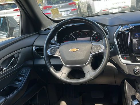 Used 2023 Chevrolet Traverse LT w/ LT Premium Package AWD/4WD image 23