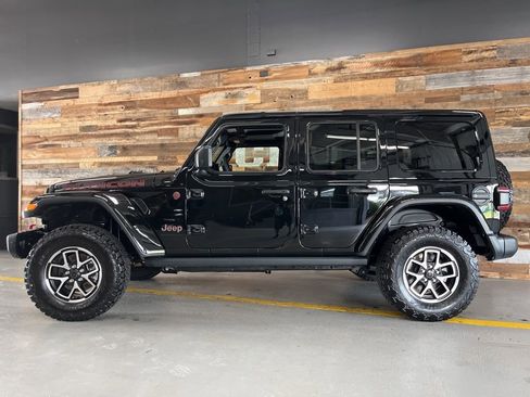 Used 2026 Jeep Wrangler Unlimited Rubicon AWD/4WD image 23