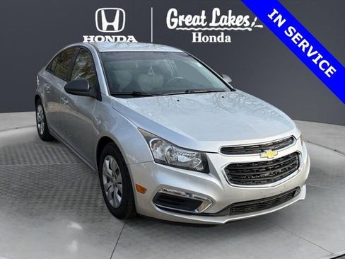Used 2015 Chevrolet Cruze LS image 1