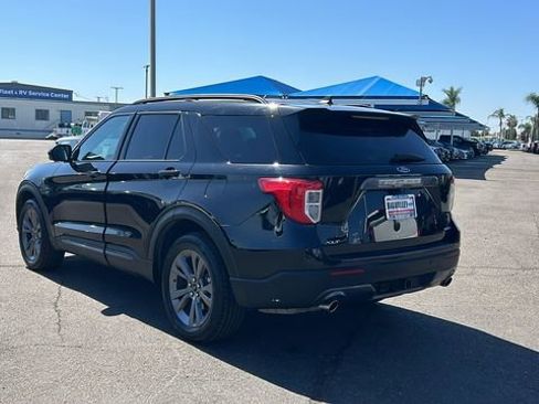 Certified 2022 Ford Explorer XLT w/ Equipment Group 202A image 5