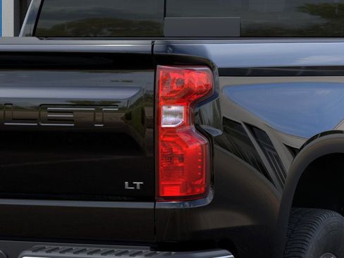 Used 2025 Chevrolet Silverado 1500 LT w/ Safety Package RWD image 59