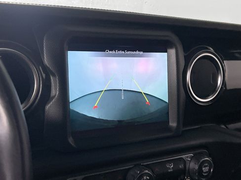 Used 2022 Jeep Wrangler Unlimited Sahara image 14