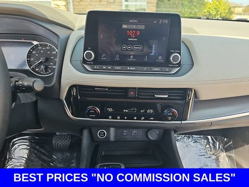 Used 2023 Nissan Rogue SV FWD image 19