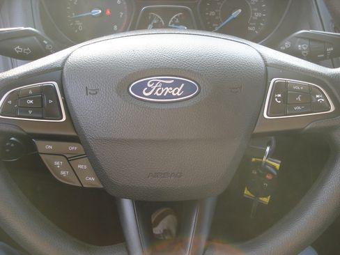 Used 2018 Ford Focus SE image 16