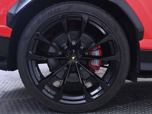 Used 2020 Lamborghini Urus AWD/4WD image 13