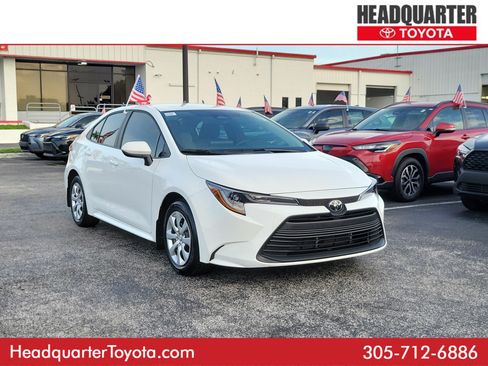 Used 2025 Toyota Corolla LE FWD image 1