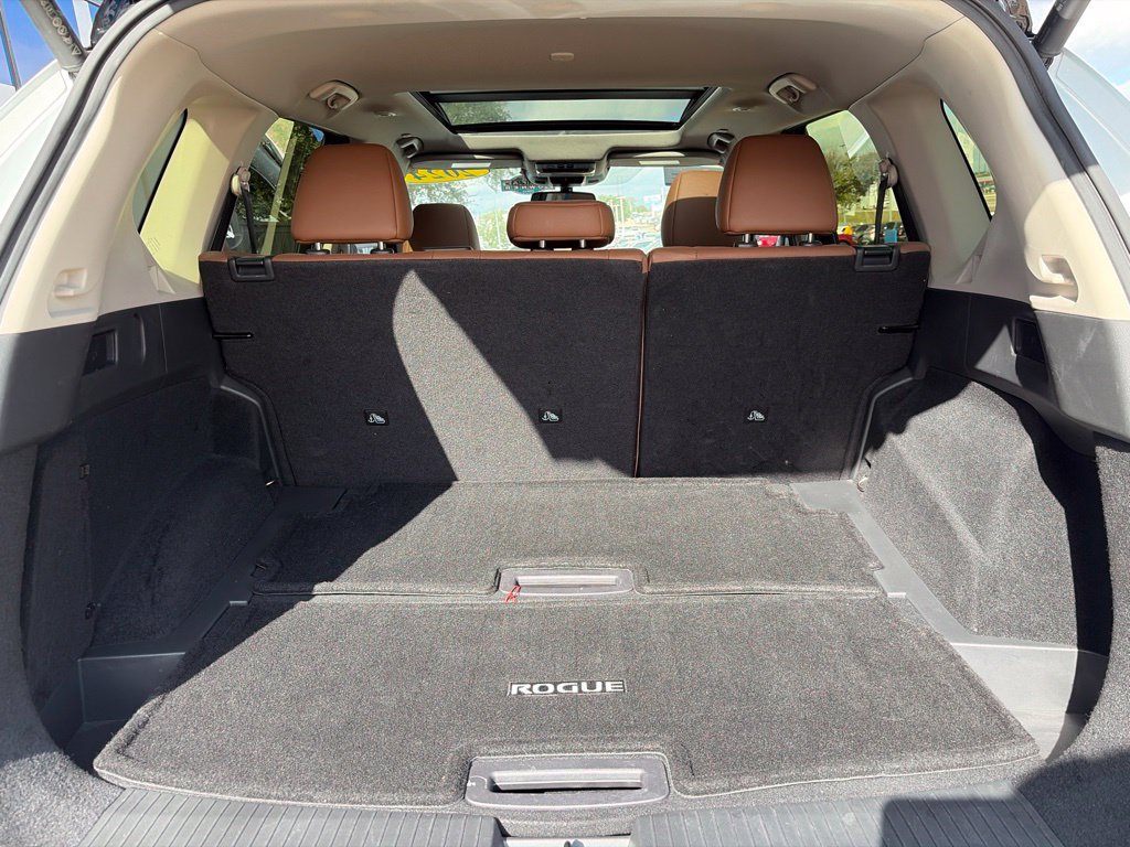 Used 2024 Nissan Rogue Platinum FWD image 16