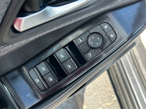 Used 2023 Nissan Rogue SV image 15