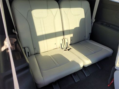 Used 2025 Kia Sorento EX w/ Panoramic Sunroof Package image 13