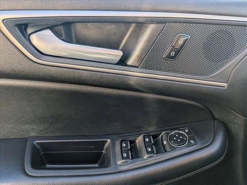 Used 2023 Ford Edge SEL image 14