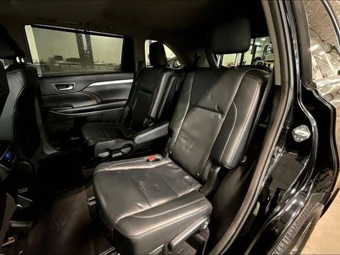 Used 2016 Toyota Highlander XLE AWD/4WD image 26