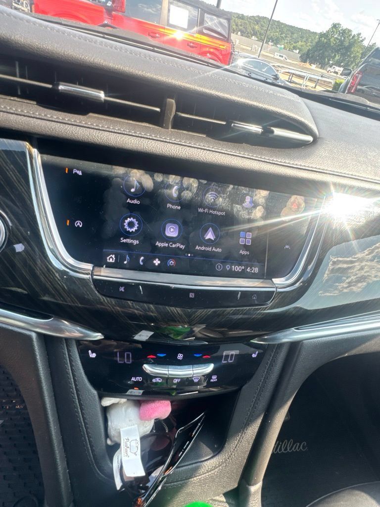 Used 2020 Cadillac XT6 Premium Luxury w/ LPO, Floor Liner Package FWD image 15