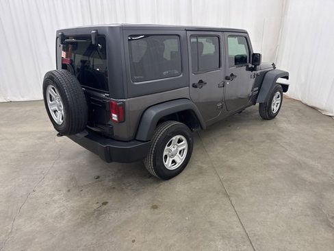 Used 2018 Jeep Wrangler Unlimited Sport w/ Connectivity Group image 18