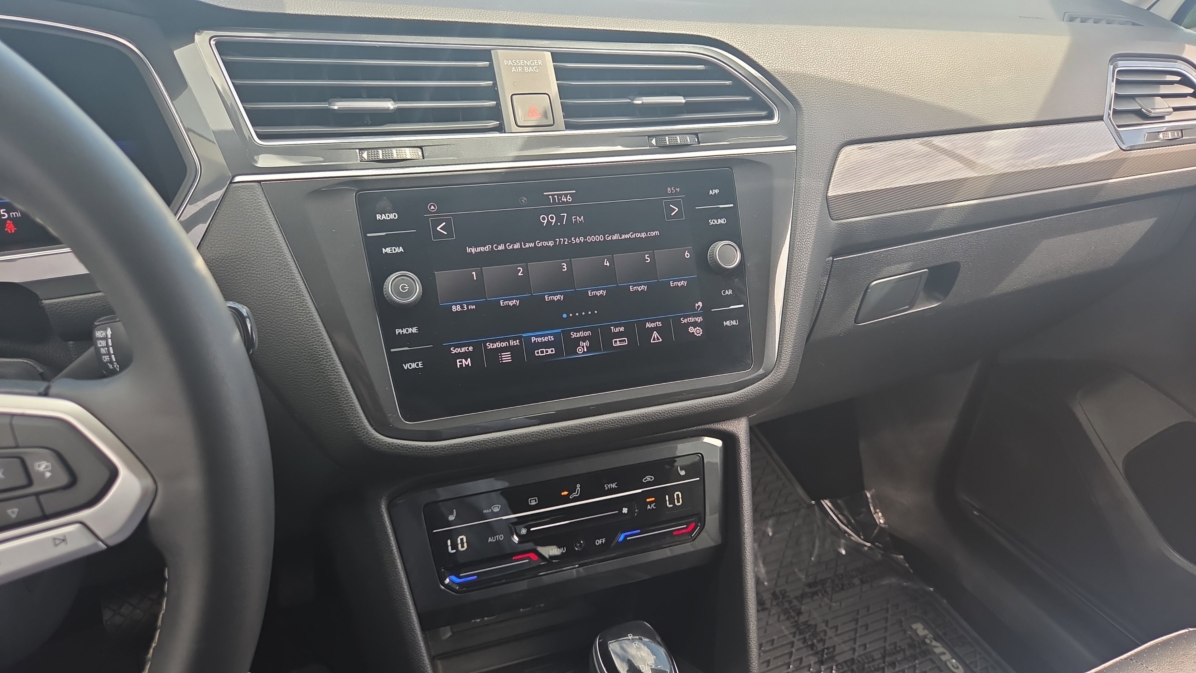 Used 2022 Volkswagen Tiguan SE FWD image 29