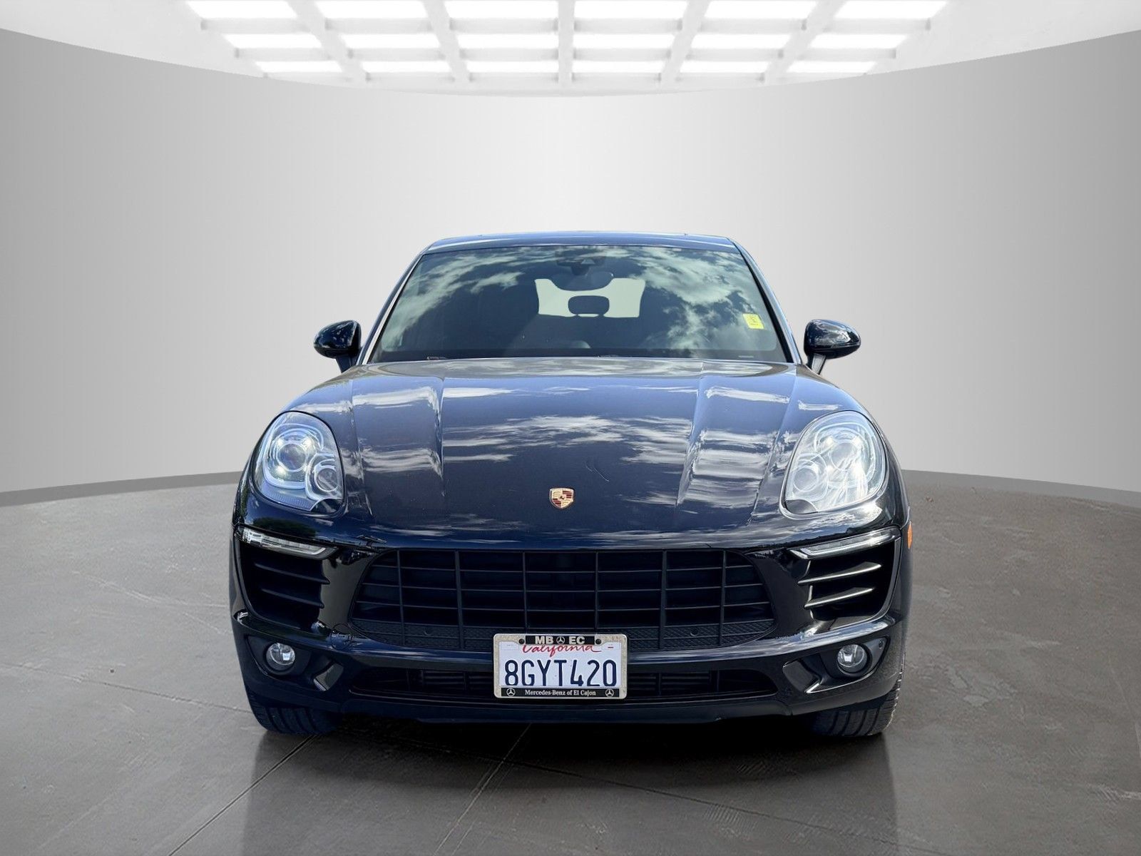 Used 2017 Porsche Macan AWD/4WD image 2