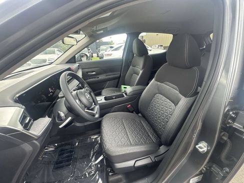 Used 2025 Nissan Kicks SV AWD/4WD image 13