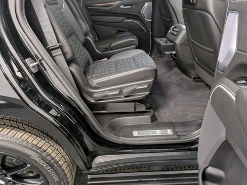 Used 2023 Cadillac Escalade Sport Platinum w/ LPO, ONYX Package AWD/4WD image 27