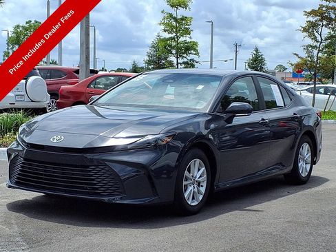 Used 2025 Toyota Camry LE FWD image 3