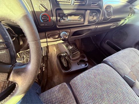 Used 1998 Dodge Ram 2500 Truck 4x4 Quad Cab image 21