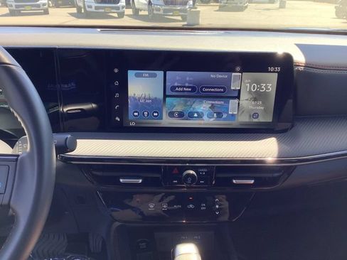 Used 2025 Nissan Kicks SR w/ Illumination Package AWD/4WD image 17