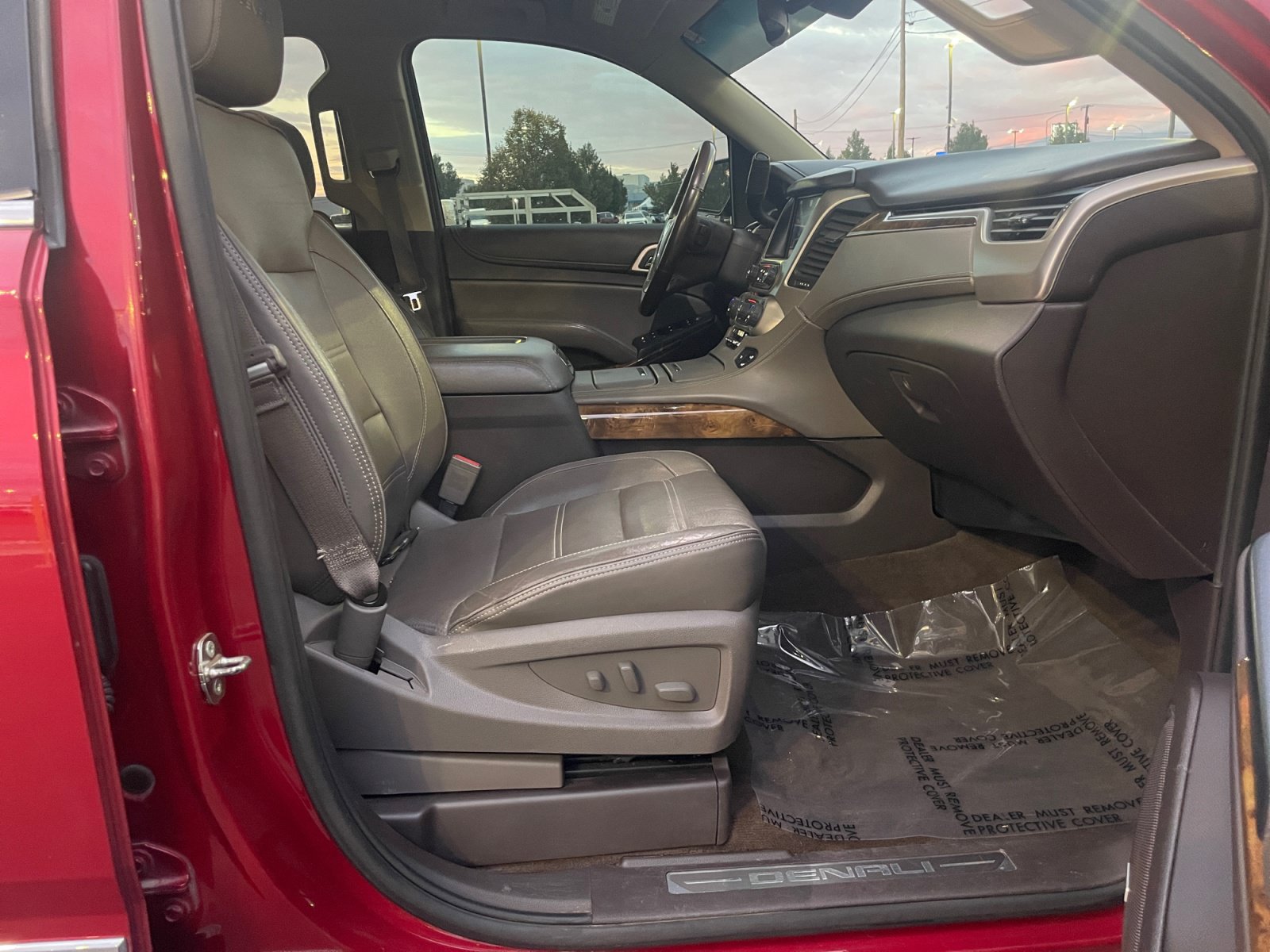 Used 2015 GMC Yukon Denali AWD/4WD image 31