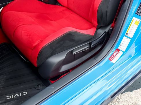 Used 2025 Honda Civic Type R image 11
