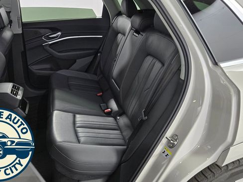 Used 2022 Audi e-tron Premium AWD/4WD image 24