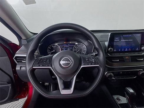 Used 2023 Nissan Altima 2.5 SV image 12