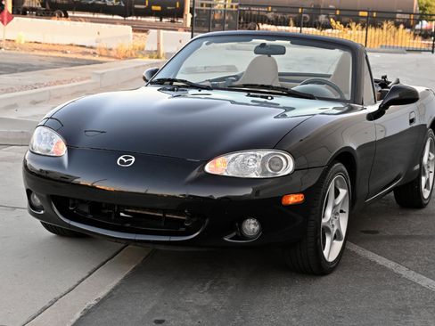 Used 2001 MAZDA MX-5 Miata LS image 3