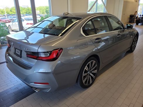 Used 2025 BMW 330i xDrive Sedan w/ Convenience Package AWD/4WD image 5