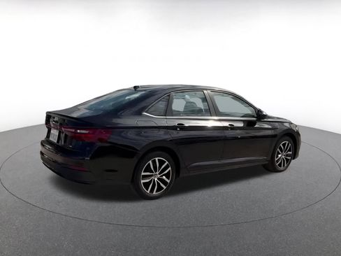 Used 2025 Volkswagen Jetta SE image 15