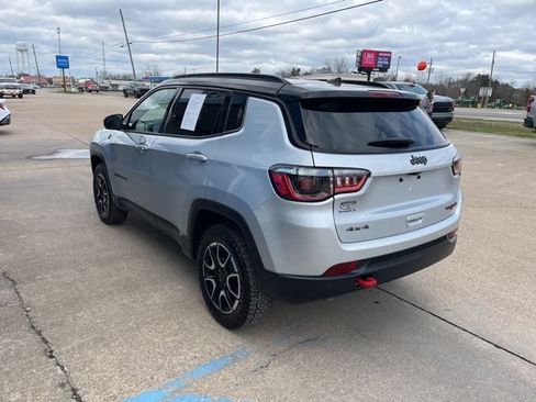 Used 2025 Jeep Compass Trailhawk AWD/4WD image 3