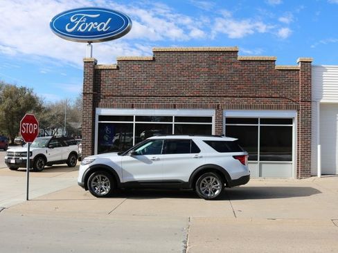 New 2026 Ford Explorer Active w/ Active Comfort Package image 1