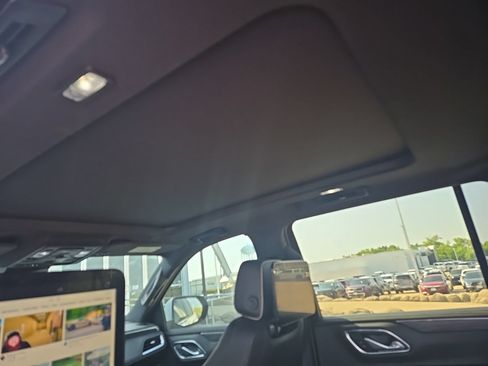 Used 2023 GMC Yukon XL SLT w/ SLT Premium Package RWD image 14