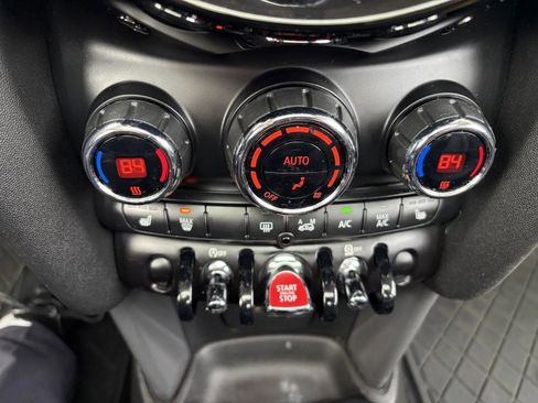 Used 2017 MINI Cooper 4-Door Hardtop image 20