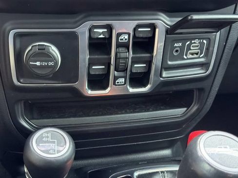 Used 2021 Jeep Gladiator Overland w/ Trailer Tow Package AWD/4WD image 26