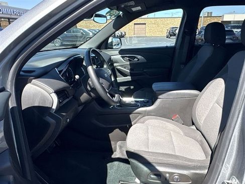 Used 2023 Chevrolet Traverse LT image 18