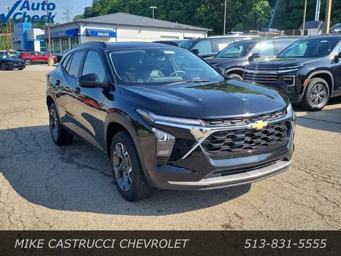 Used 2024 Chevrolet Trax LT FWD image 7