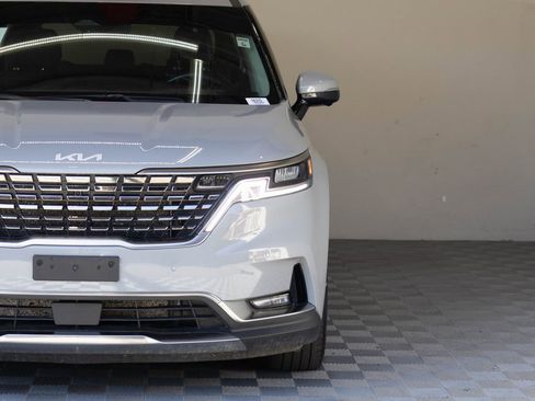 Used 2024 Kia Carnival SX image 6