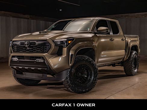 Used 2024 Toyota Tacoma TRD Sport w/ TRD Sport Upgrade Package AWD/4WD image 5