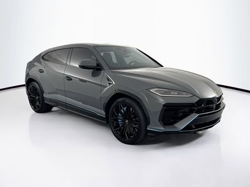 Used 2025 Lamborghini Urus Performante AWD/4WD image 3