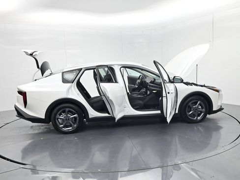 New 2026 Kia K4 FWD image 56
