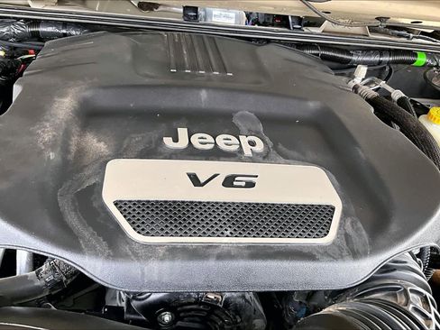 Used 2018 Jeep Wrangler Sport image 33