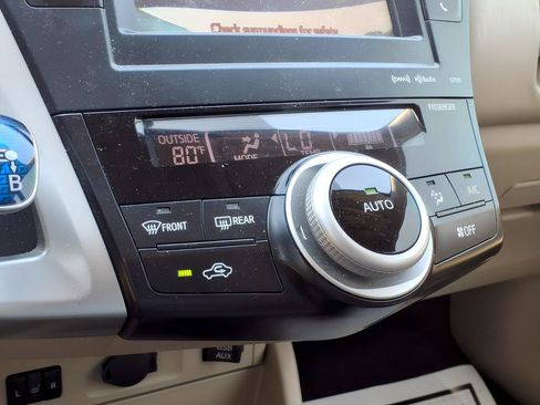 Used 2012 Toyota Prius V Five FWD image 20