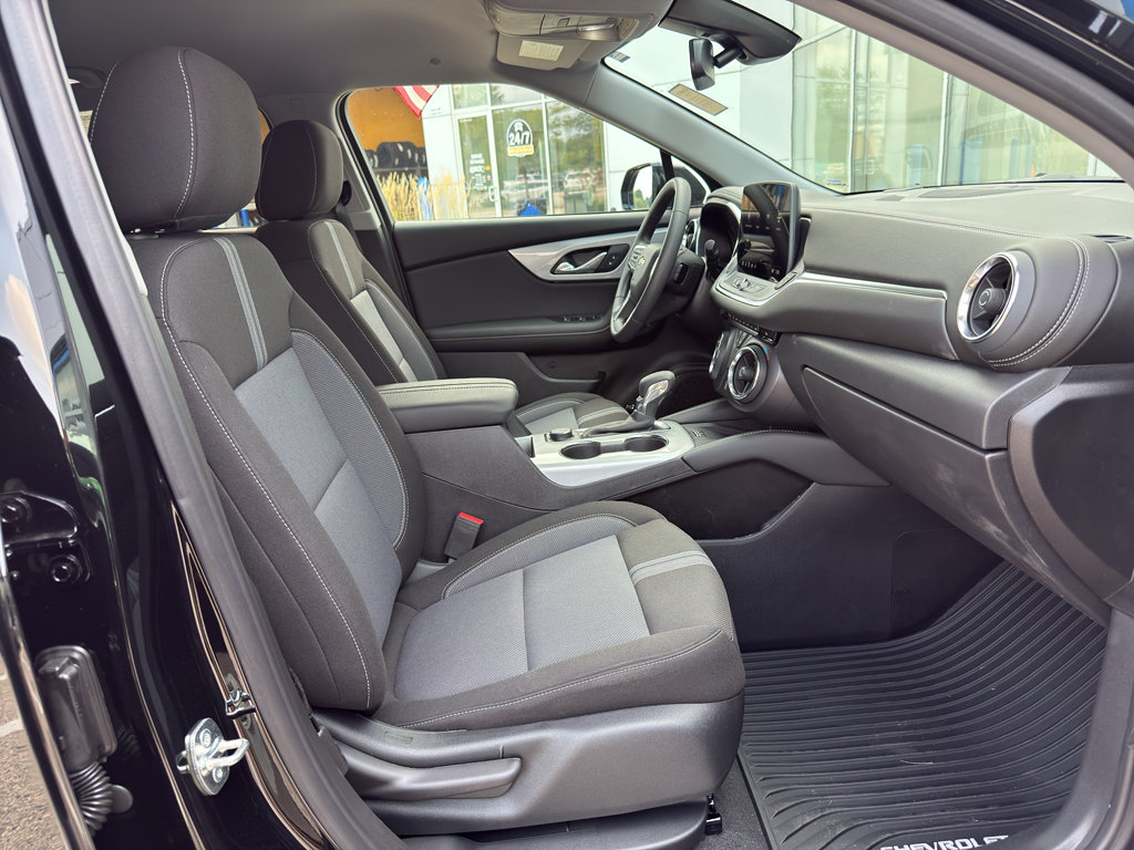 New 2026 Chevrolet Blazer LT w/ Convenience Package AWD/4WD image 34